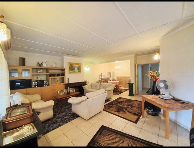 2 BEDROOM APARTMENT FOR SALE IN UVONGO